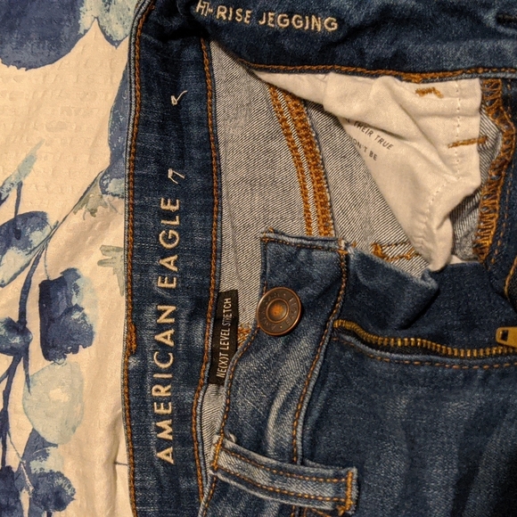 AE Women's Ripped Jeggins - Picture 4 of 5